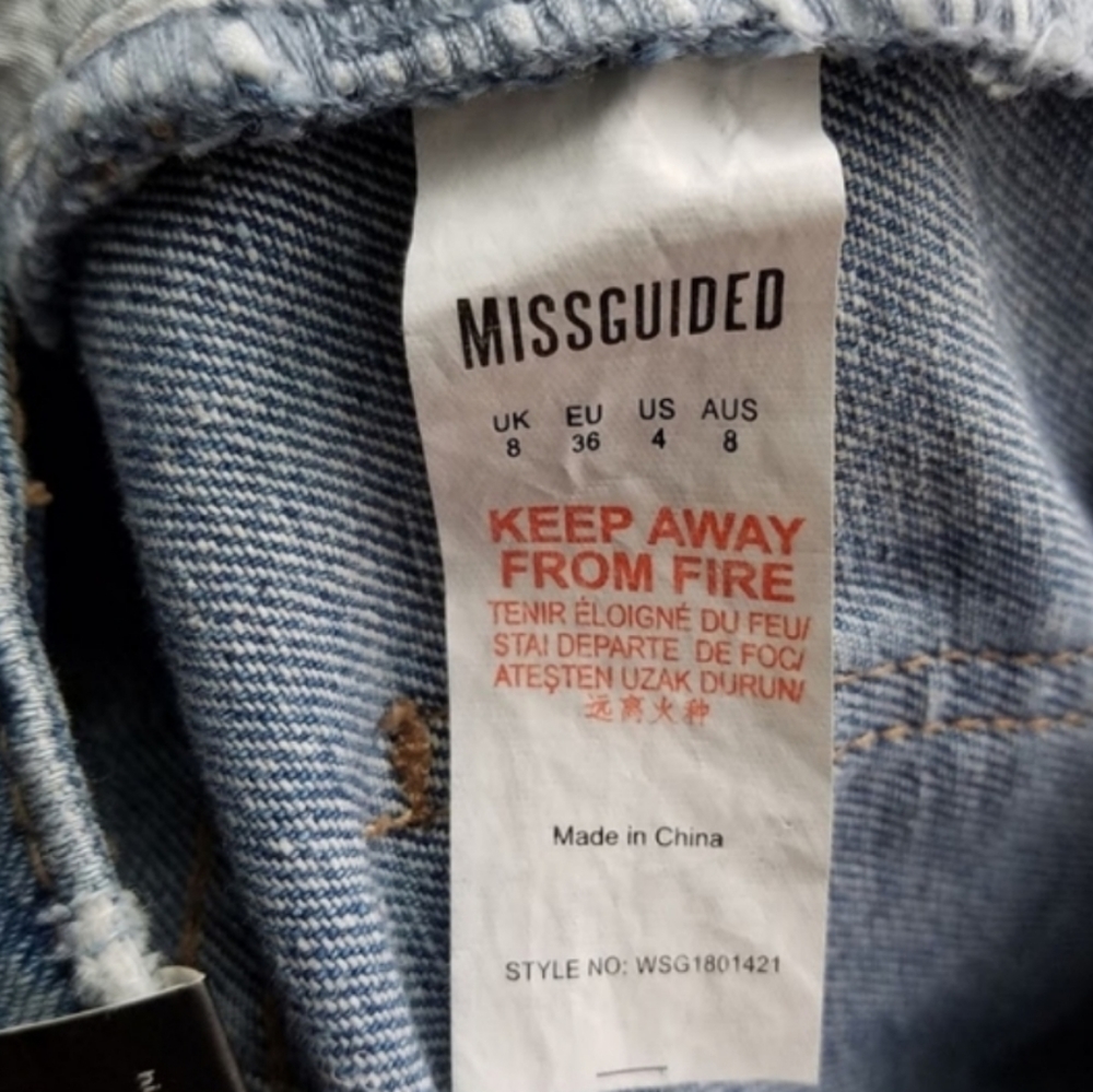 Missguided Riot Ripped High Rise Mom Jeans 4 - Picture 9 of 12